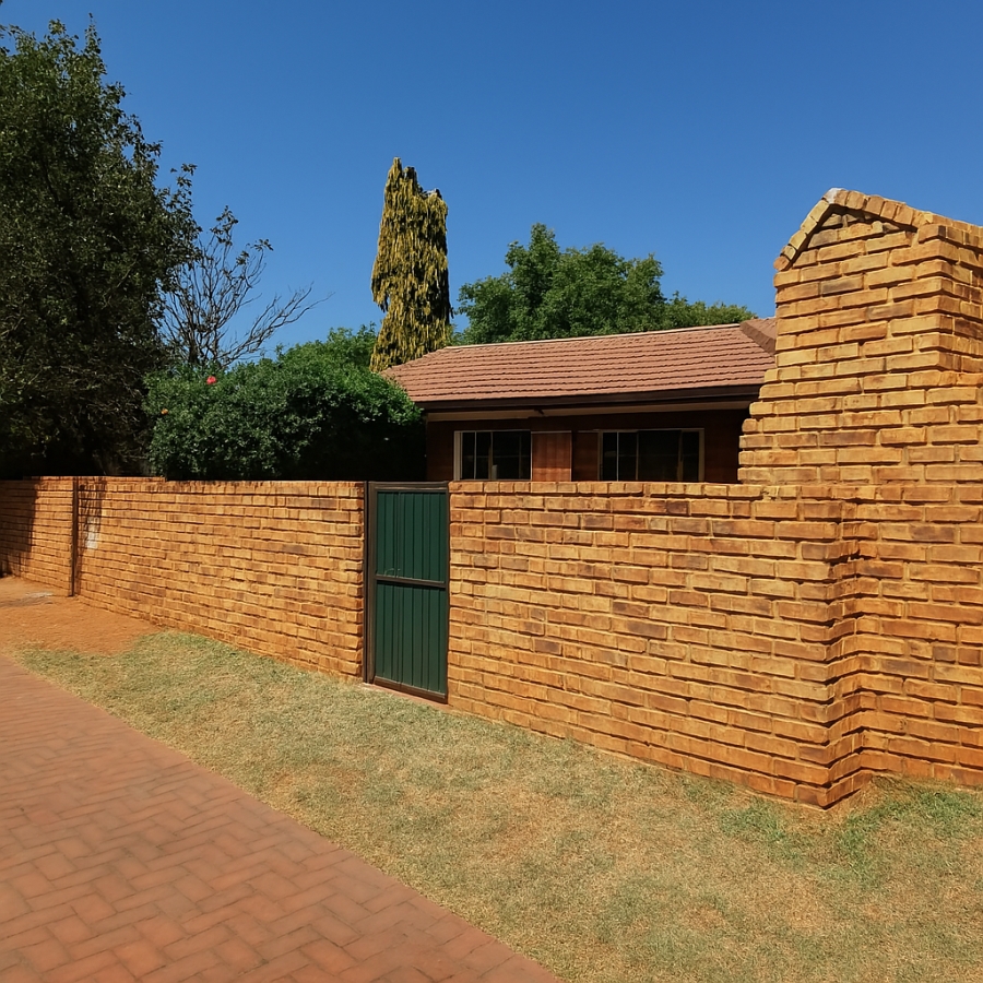 2 Bedroom Property for Sale in Safari Gardens North West